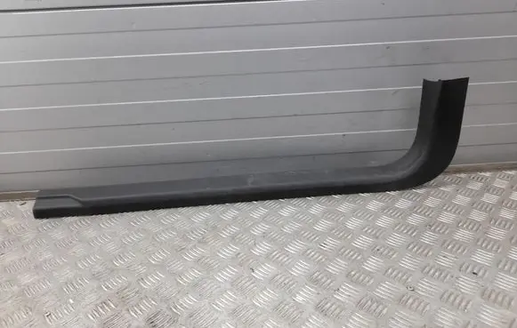 Chevrolet Camaro Front sill trim cover 84078878