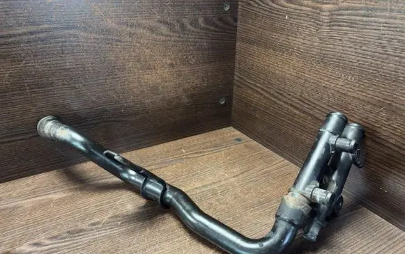 Thermostat housing