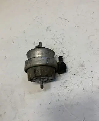 Audi A6 S6 C6 4F Engine mount bracket 4F01993820