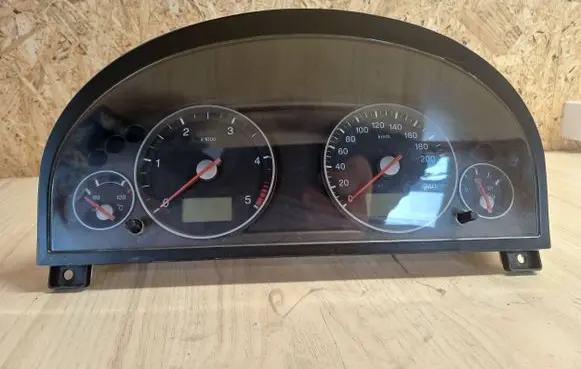 Ford Mondeo Mk III Speedometer (instrument cluster) 3S7T10849 495197