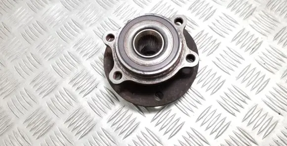 Volkswagen PASSAT B7 Front wheel bearing hub 