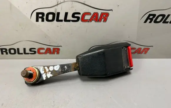 Mitsubishi L300 Front seatbelt buckle
