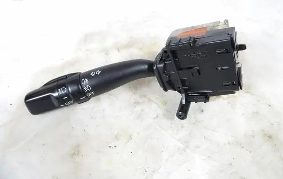 Toyota Avensis Verso Other switches/knobs/shifts 84140-05110