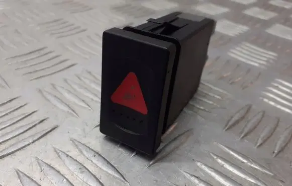 Volkswagen PASSAT B5.5 Hazard light switch 3B0953235D