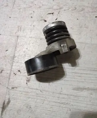 Mercedes-Benz GLA W156 Generator/alternator belt tensioner 117501113R