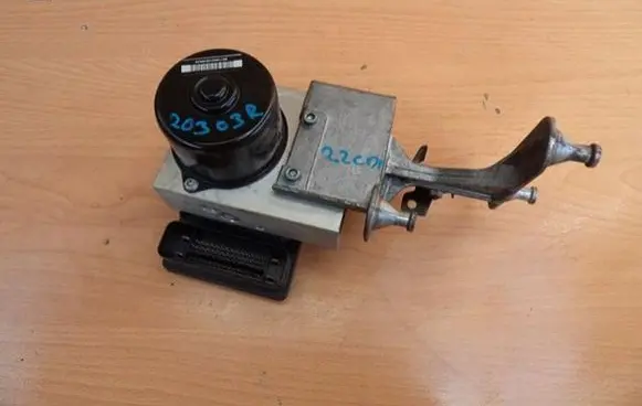 Mercedes-Benz C W203 ABS Pump