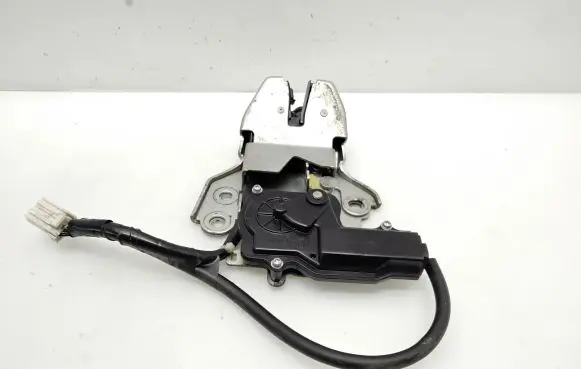 Chrysler 300 - 300C Tailgate/trunk/boot lock/catch/latch