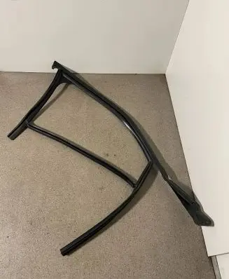 Audi A8 S8 D4 4H Rubber seal front door window/glass 4H0837440