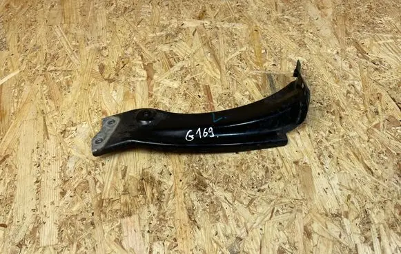 Skoda Superb B8 (3V) Fender mounting bracket 3V0821141