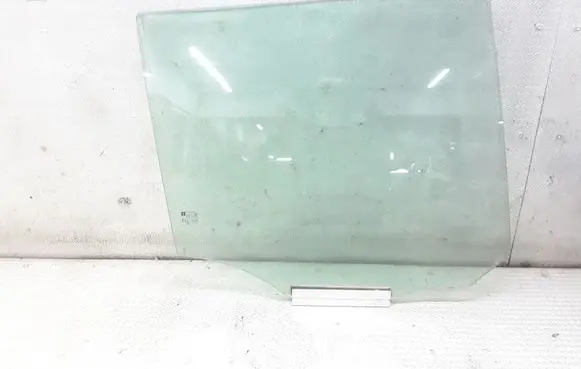 Opel Zafira B Rear door window glass