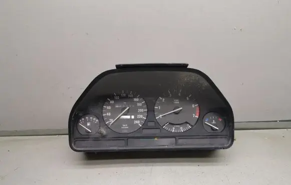 BMW 5 E34 Speedometer (instrument cluster) 1389490