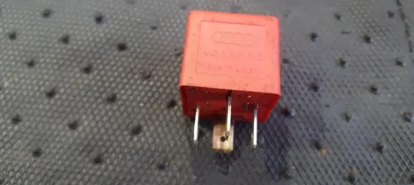 Audi A6 S6 C5 4B Other relay 899519000 443919578C