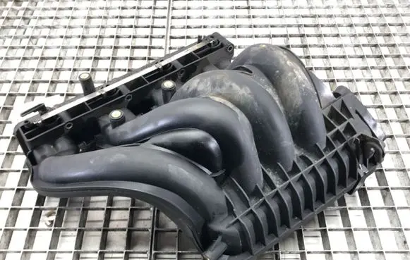 Mercedes-Benz CLK A209 C209 Intake manifold A61109037