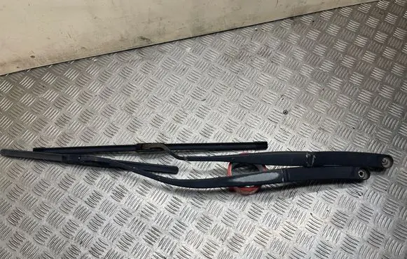 Hyundai Santa Fe Front wiper blade arm 1882