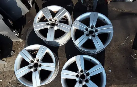 Audi TT TTS Mk2 R17 alloy rim 8j0601025c