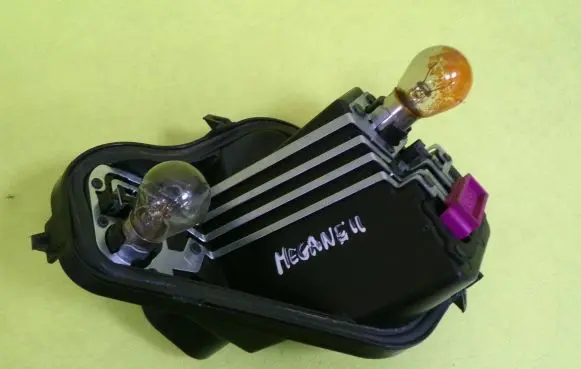 Renault Megane III Tail light bulb cover holder