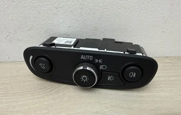 Opel Insignia B Light switch 84215920 F5A011C 02056D
