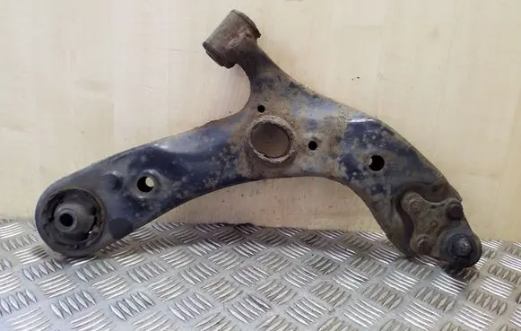 Toyota Verso Front lower control arm/wishbone
