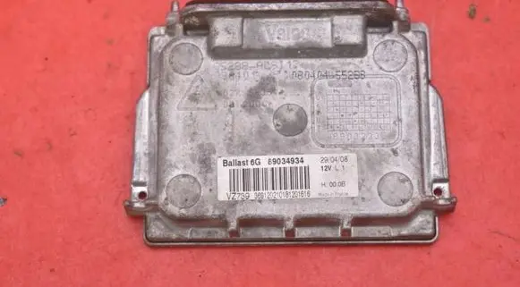 Volvo XC90 Voltage converter/converter module 89034934