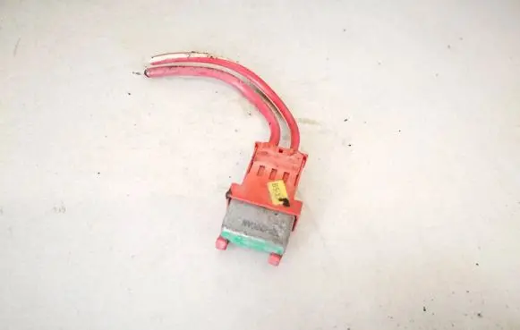 Volkswagen PASSAT B5 Other relay 443937105a