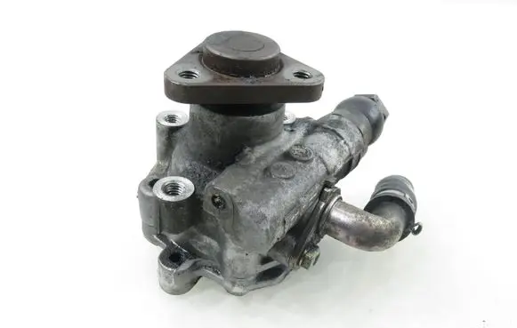 Volkswagen PASSAT B5 Power steering pump 8D0145177Q