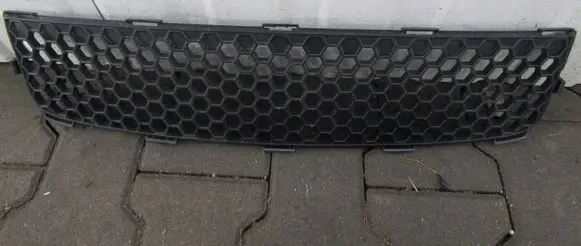 Front bumper lower grill