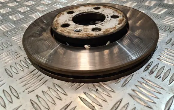 Volkswagen Golf IV Front brake disc