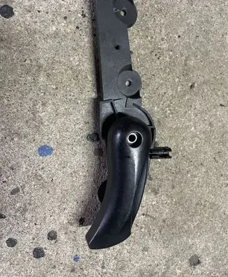 BMW 5 E60 E61 Engine bonnet (hood) release handle 7052579