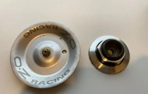 Honda Prelude Original wheel cap M601