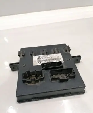 Audi Q7 4L Comfort/convenience module 4F0907279 F005V01054
