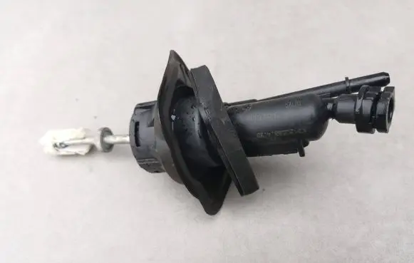 Volvo V50 Clutch slave cylinder 62846005292130