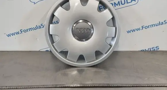 Audi A6 S6 C5 4B R16 wheel hub/cap/trim 4B0601147C