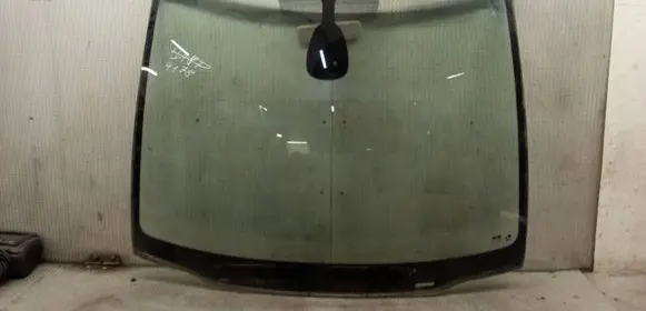 Renault Modus Front windscreen/windshield window 