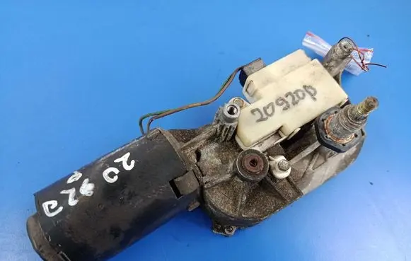 Front wiper linkage and motor