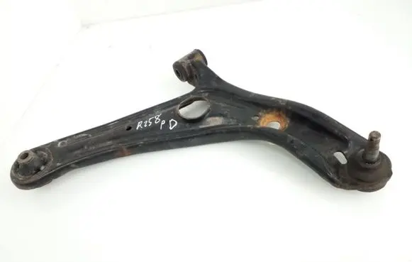 Toyota Yaris Front lower control arm/wishbone