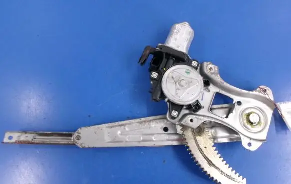 Nissan Tiida C11 Rear door window regulator with motor