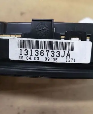 Opel Signum Speedometer (instrument cluster) 13136733JA 10249824
