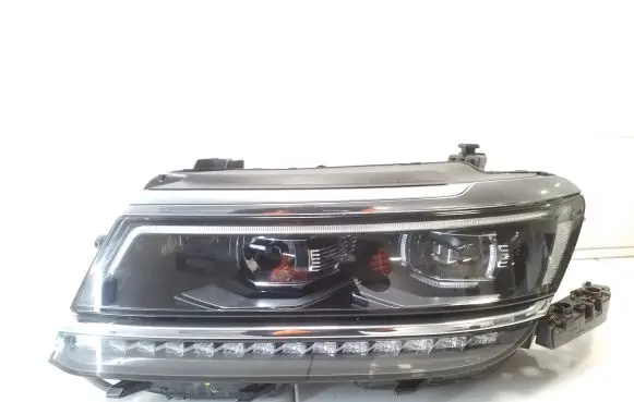 Volkswagen Tiguan Headlight/headlamp 5NB941081A 7PP941572AB 8V0907399B