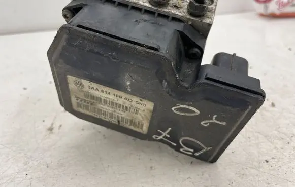 Volkswagen PASSAT B7 ABS Pump 3AA614109AQ