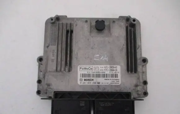 Ford Focus Engine control unit/module F1F112B684ZA