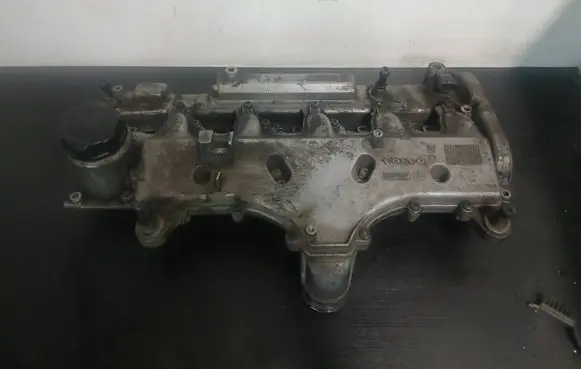 Volvo XC90 Rocker cam cover 08692397