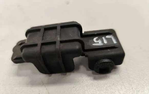 Audi A6 S6 C5 4B Radiator mount bracket 8D0260427