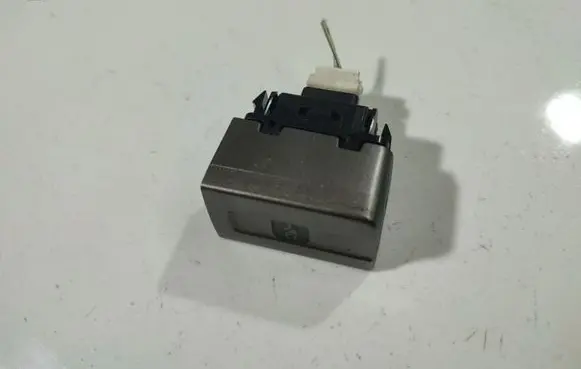 Nissan X-Trail T30 Other switches/knobs/shifts 