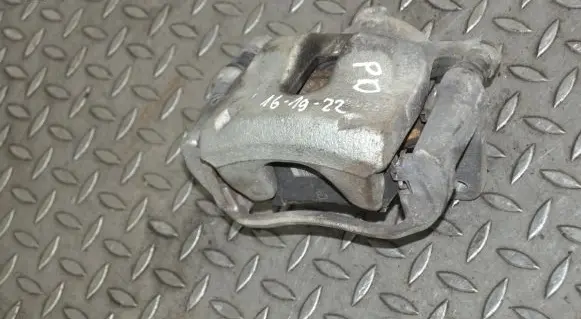 Toyota C-HR I Front brake caliper