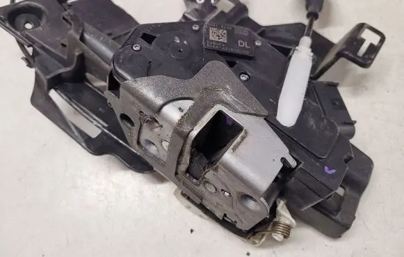 Ford Fiesta Front door lock 8A6AA21813DD 8A61A21979AC