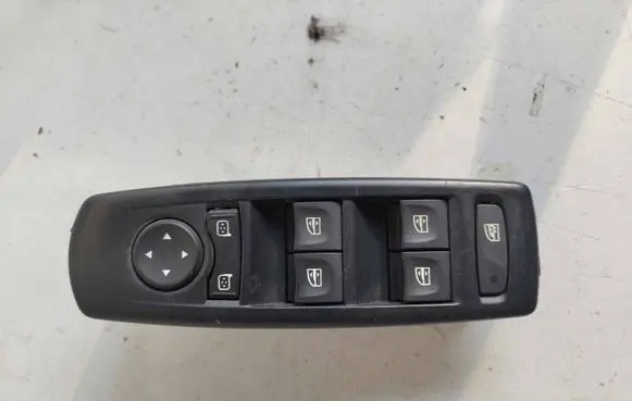 Renault Laguna III Electric window control switch 809610007RC