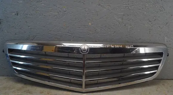 Mercedes-Benz C W204 Front bumper upper radiator grill A2048801283