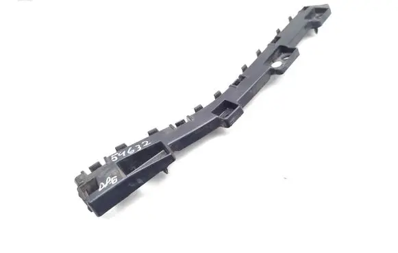 Rear bumper mounting bracket