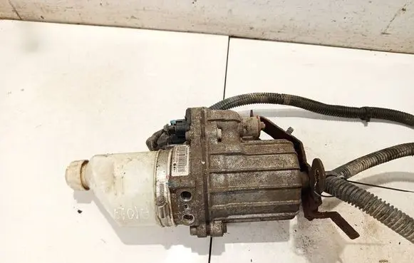 Opel Astra H Power steering pump 13188613