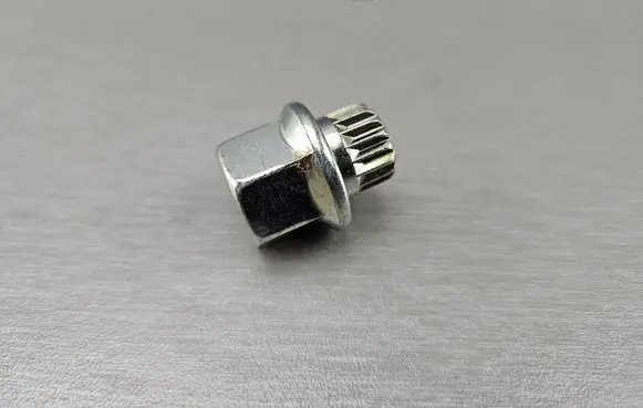 BMW 3 E90 E91 Anti-theft wheel nuts and lock 6765547 36136765547 0401210
